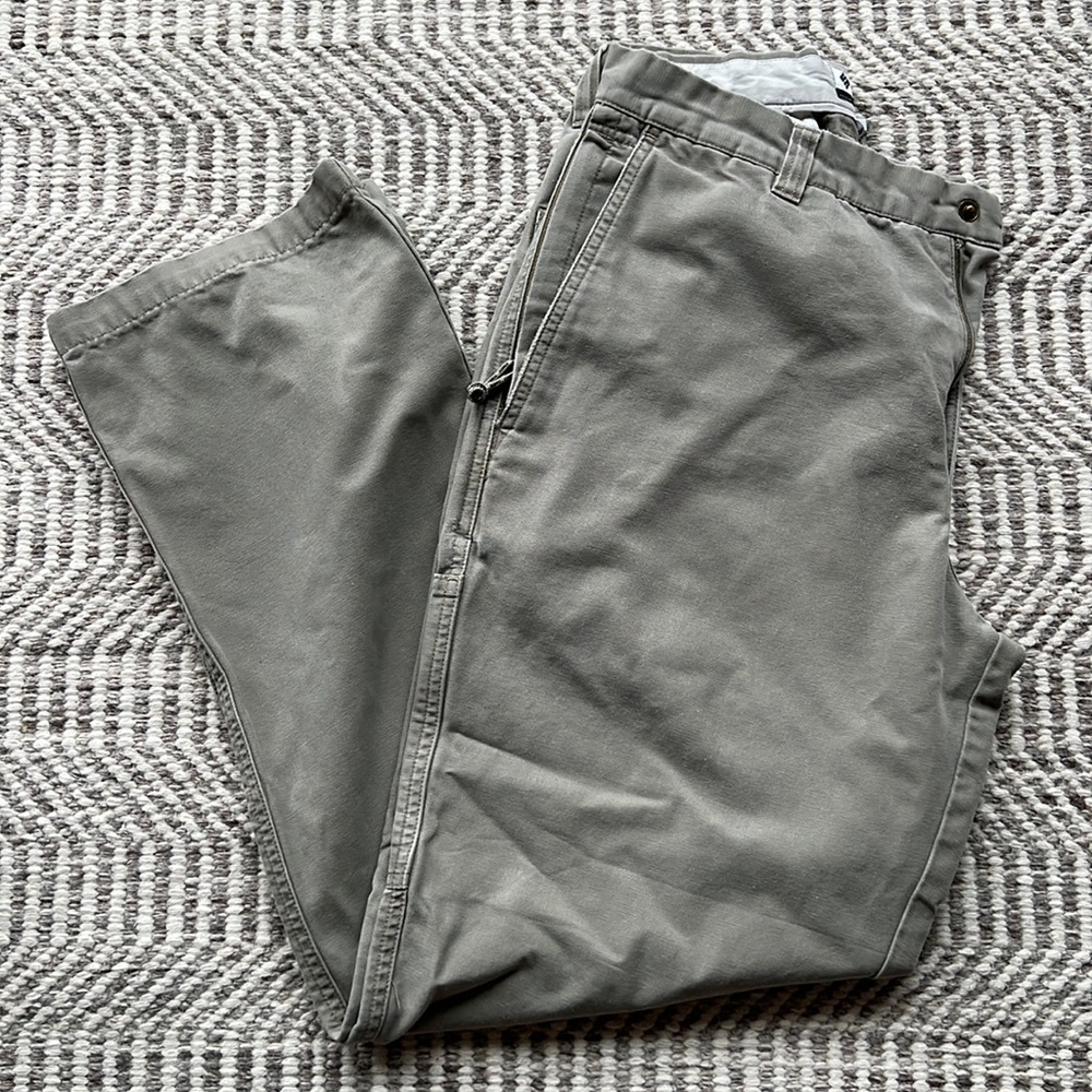 Men’s Columbia khakis